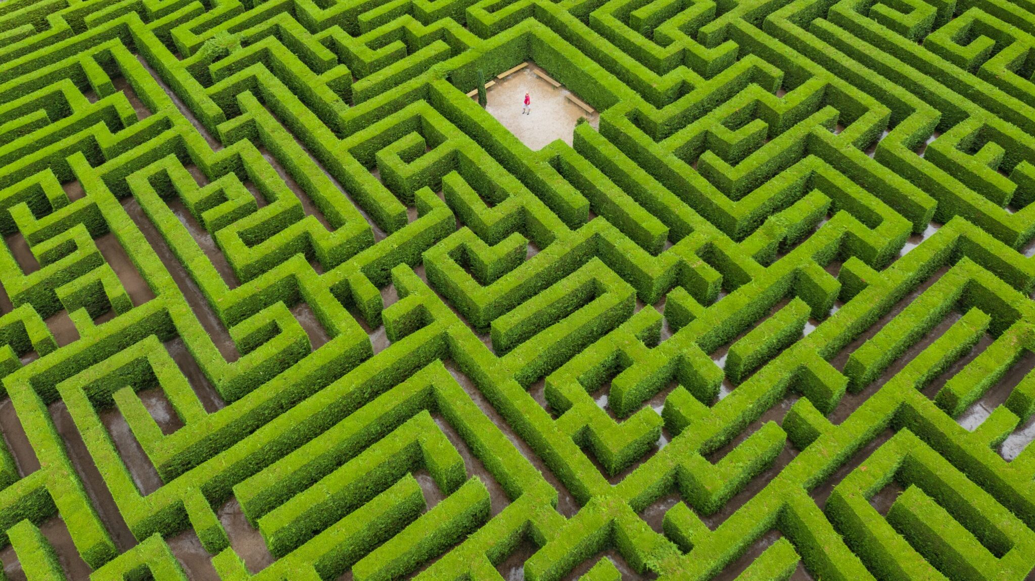 Labyrinth-2048x1151